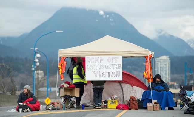 Anti Pipeline Protesters Blocking Access To Vancouver Ports Served With Injunction Infonews