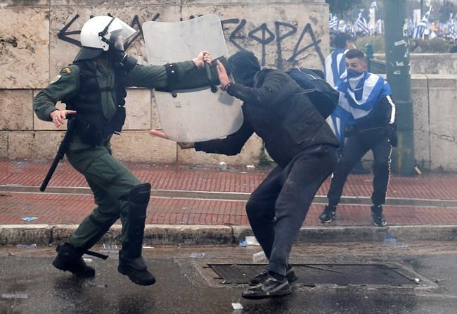 Greek protesters angry over Macedonia deal clash with police