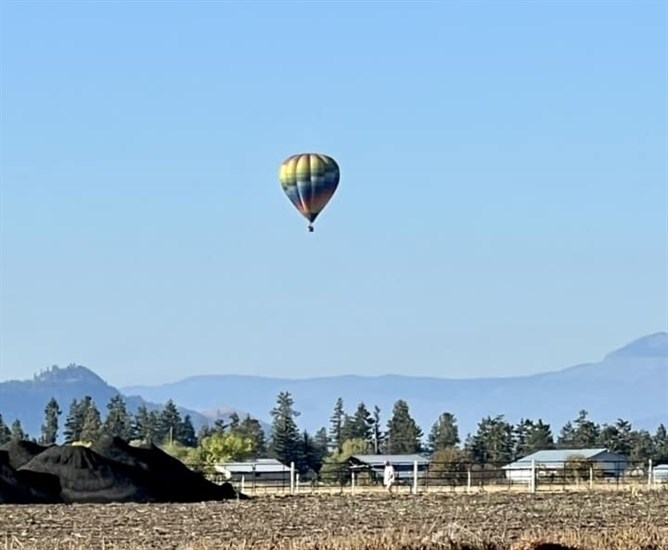 Air balloon over Armstrong. 