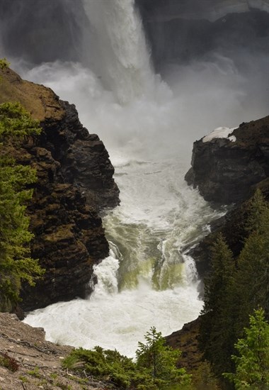 Helmcken Falls thundering into the canyon in May. 