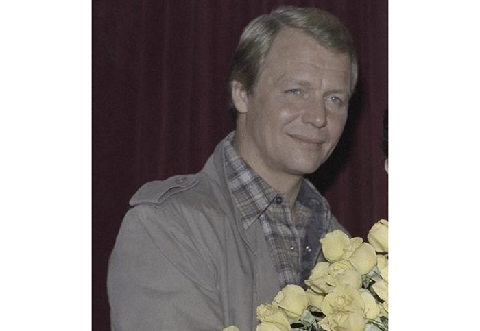 FILE- David Soul is photographed at an event in Los Angeles, Dec. 6, 1983. Soul, who hit fame as blond half of crime-fighting duo “Starsky and Hutch” in a popular 1970s television series, has died. He was 80. Wife Helen Snell, said Friday, Jan. 5, 2024 that Soul died the day before 