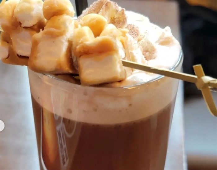 This Crispy Crunch Hot Chocolate by Midtown Station in Kelowna was featured at the Okanagan Hot Chocolate Festival, 2023.