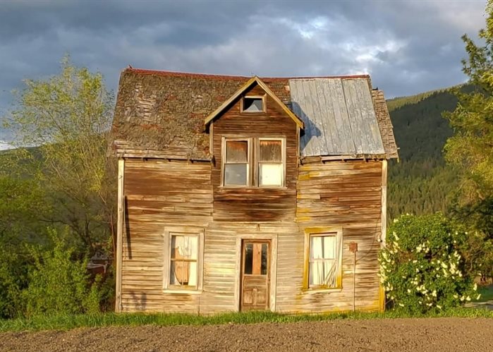 This photo of a run down house in the Armstrong area was taken in 2020. 