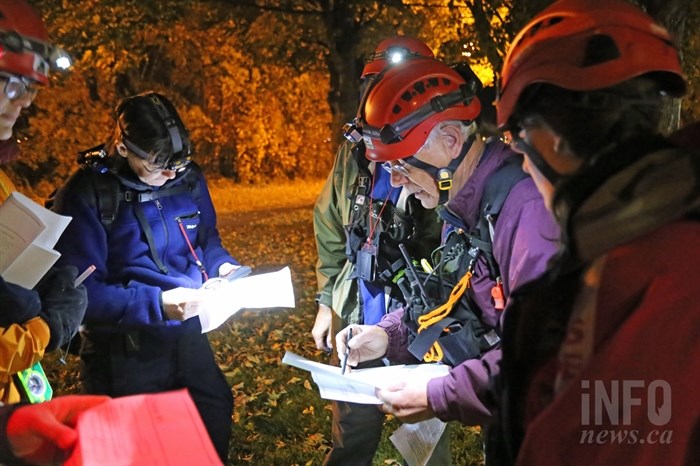 Kamloops Search and Rescue members train at Riverside Park Monday night.
