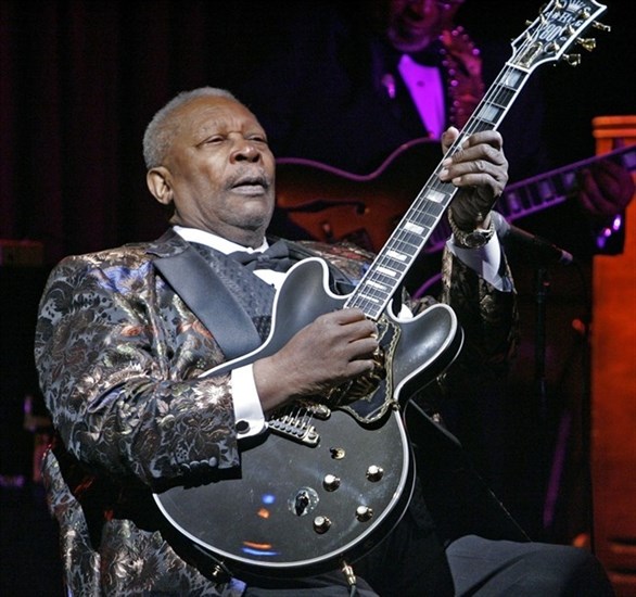 In this April 18, 2006 file photo, B.B. King plays during his 10,000th career performance in an appearance at his club in New York. 
