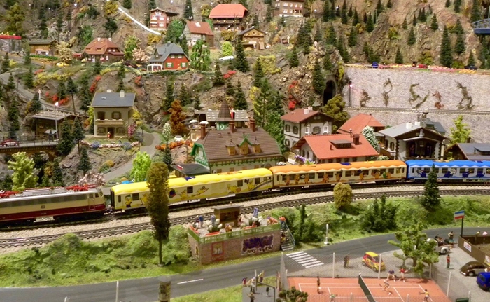 Amazing Model Railroad In Osoyoos Is Famous Infonews Thompson Okanagan S News Source