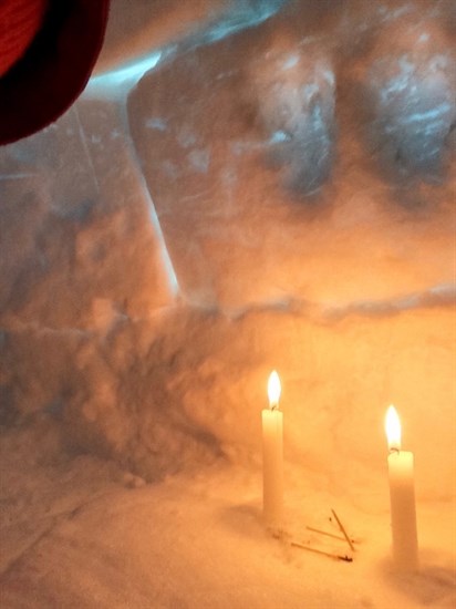 A couple candles kept the interior of the igloo toasty warm.
