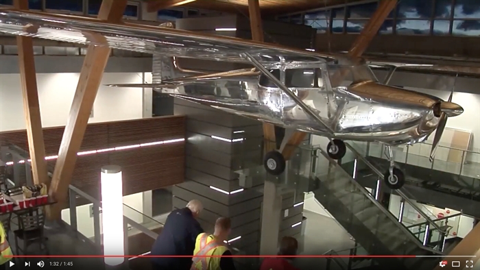 Video How A Cessna Was Hung From The Ceiling At Okanagan