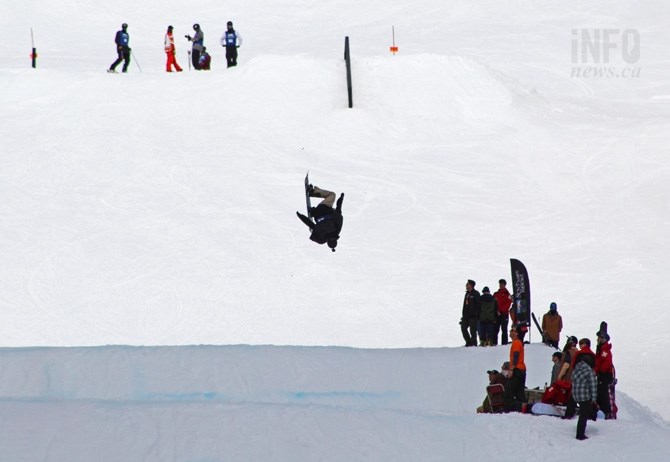 On Saturday, April 8, competitors participated in a big jump competition as part of Snowbombing.