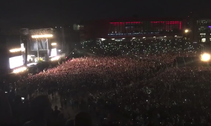 TRENDING NOW: 50,000 people sing together at Manchester concert days ...