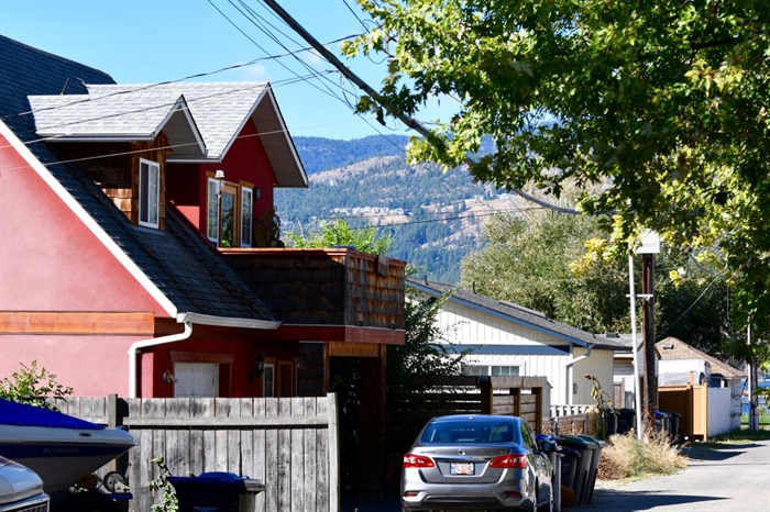 love-em-or-hate-em-carriage-houses-in-kelowna-are-here-to-stay