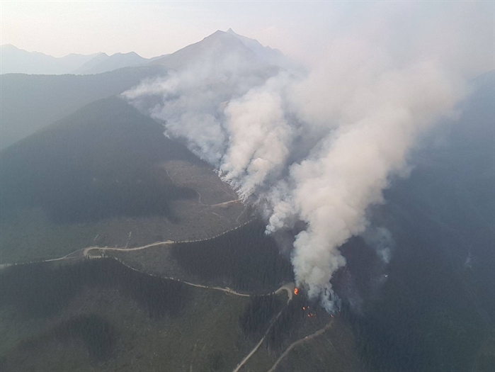 Flaring Wildfires In B.C.'s Cariboo Prompt Evacuation Alert For Part Of ...