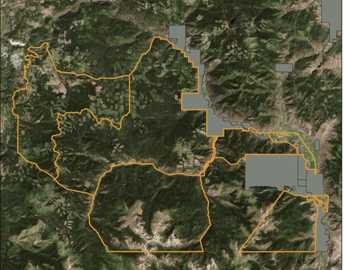 The area in yellow are the areas under evacuation alert. The sections in grey are Indian Band territory.