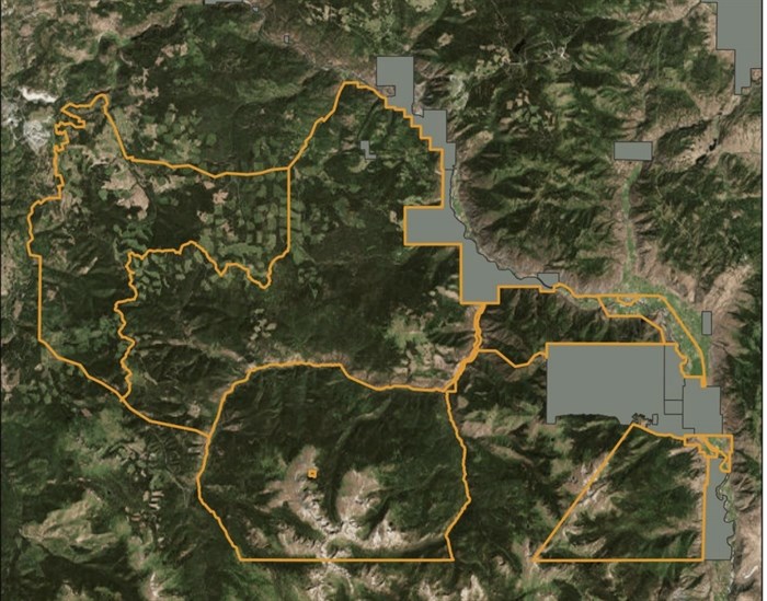 The area in yellow are the areas under evacuation alert. The sections in grey are Indian Band territory. 