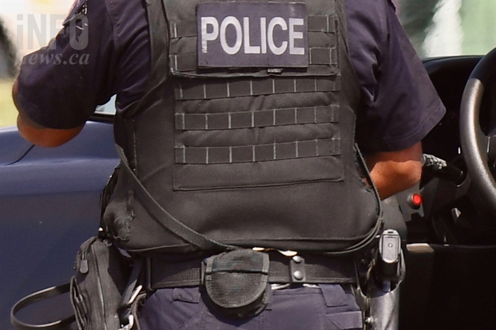Revelstoke RCMP arrest woman who refused to wear mask in restaurant | iNFOnews - Vimarsana News