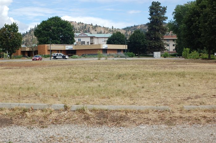 This field, where the Farmers Market has now expanded to, can hold an additional 50 vendors. 