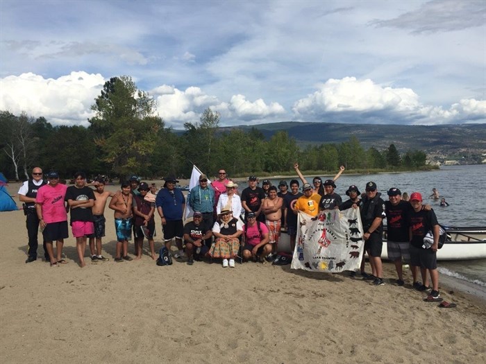 The West Kelowna RCMP First Nation Policing (FNP) Unit in partnership with Okanagan Indian Band FNP and Penticton Indian Band FNP conducted an Okanagan RCMP Recruiting Youth Canoe Journey on Okanagan Lake.