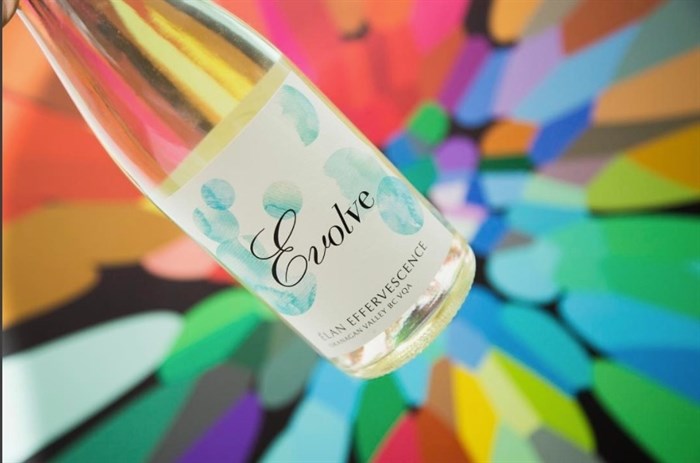 Encore's Sparkling Élan Effervescence is perfect for fall celebrations!