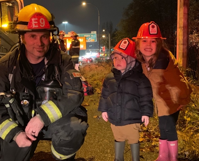 Firefighters go 'above and beyond' for toddler with cancer and his Armstrong family - iNFOnews