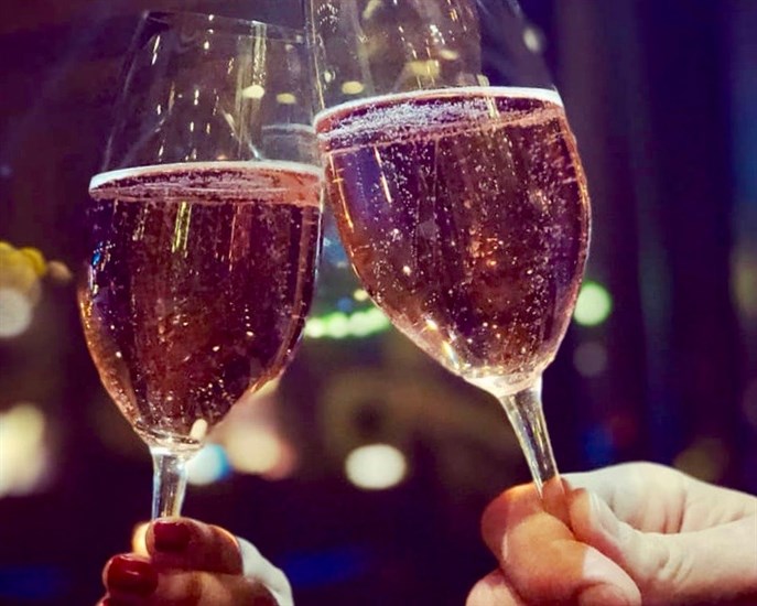 Celebrate NYE in style with bubbly at B.C. winery!