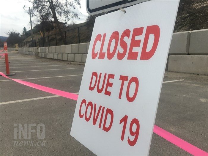 COVID-19 pandemic shuts Okanagan Rail Trail parking lot.