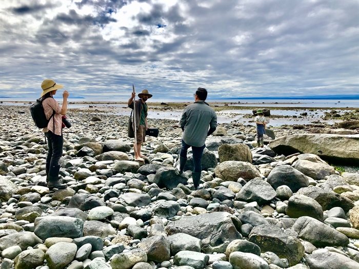 Foraging for shellfish is one of the luxuries of living on the West Coast of B.C. Emily, Ryan, Jay & Jari foraging for clams and geoduck on Quadra Island.
