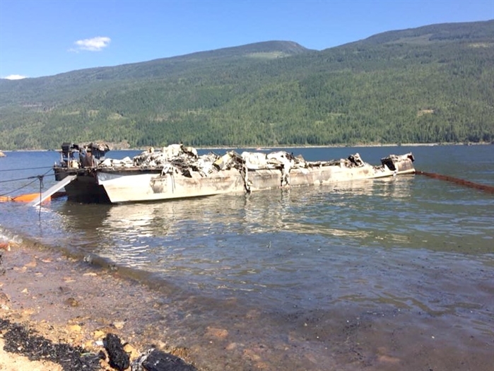 We Were 90 Seconds Away From Dying Families On Sicamous Houseboat Fire Question Safety Standards Infonews,Bedroom Gold Crystal Chandelier