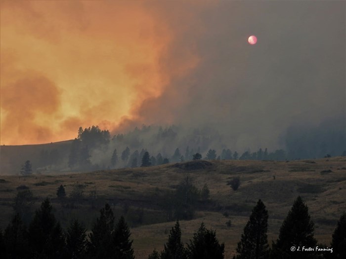The Customs Road wildfire in Washington State currently burns 12 km from the B.C.  Village of Midway.