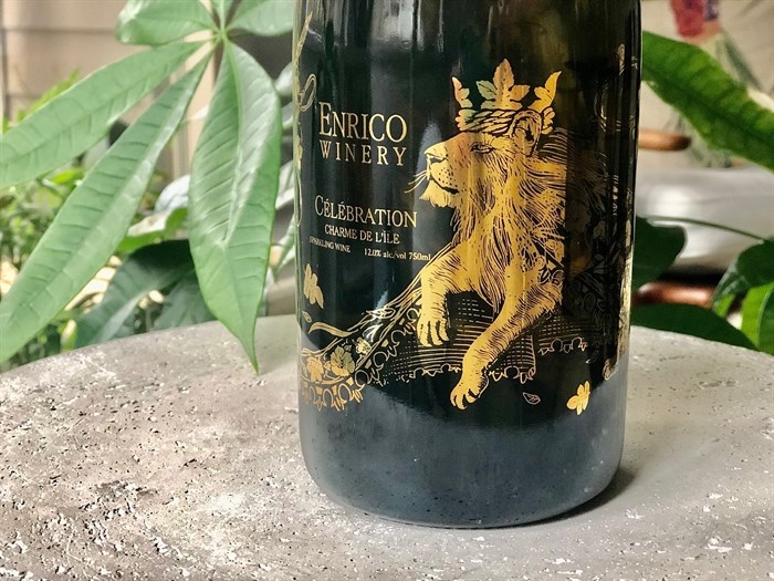 The bottle features a beautiful lion in etched in gold.