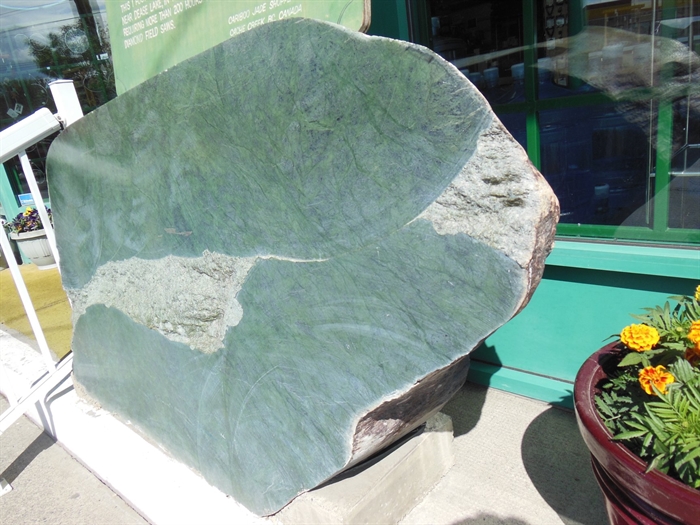 Jade boulder stolen from Cache Creek shop | iNFOnews | Thompson-Okanagan's News Source - Vimarsana News