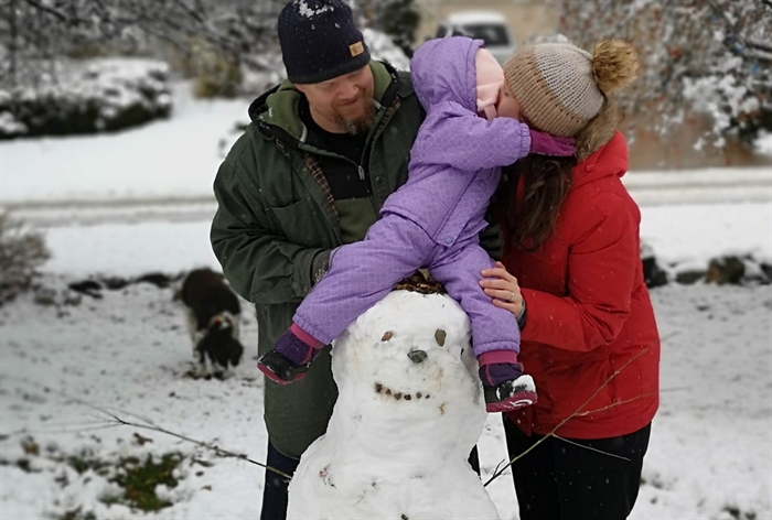 Let it snow: Okanagan residents get creative with recent snowfall | iNFOnews | Thompson-Okanagan's News Source - Vimarsana News