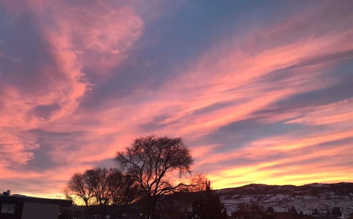 iN PHOTOS: Stunning photos of Christmas Eve sunrise in Okanagan, Kamloops | iNFOnews - Vimarsana News