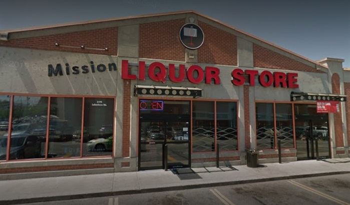 Employees at Kelowna liquor store, medical clinic harassed by group of