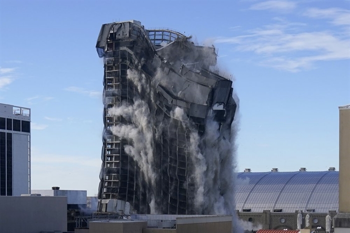 iN PHOTOS: Former Trump casino in Atlantic City goes out ...