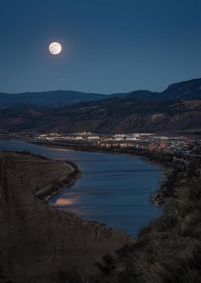Bonnie Pryce took this shot of a moonlit Thompson Valley last night.