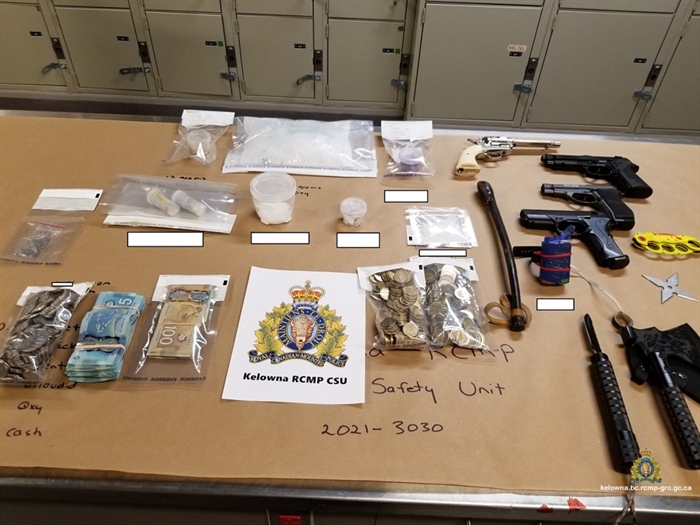 Replica guns, drugs, stolen property seized from Kelowna house | iNFOnews | Thompson-Okanagan's News Source - Vimarsana News