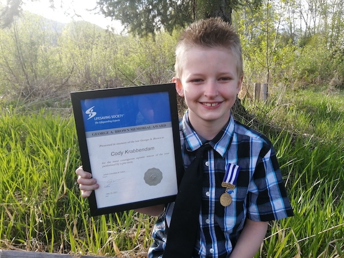 7-year-old Salmon Arm boy gets bravery award for saving a life | iNFOnews | Thompson-Okanagan's News Source - Vimarsana News