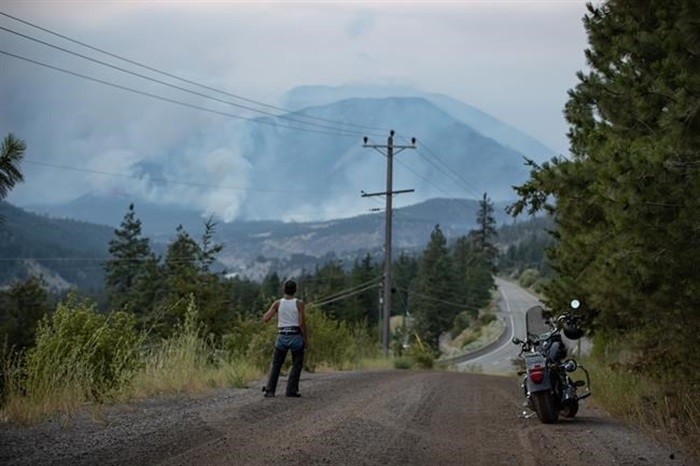 Evacuee fled barefoot from wildfire that destroyed most homes in Lytton | iNFOnews - Vimarsana News