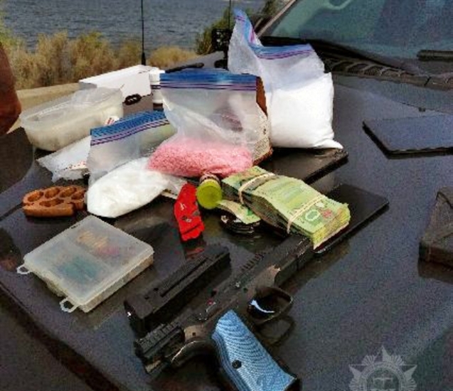 Man Arrested In Kelowna Area After Drugs Handgun Weapons Found In Vehicle Infonews 6236