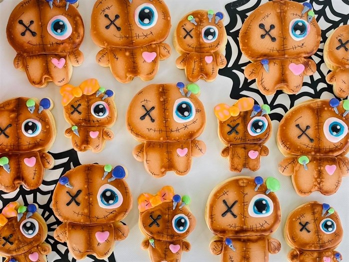 Rainbow Hill Creative party and supply business make creepy cookies for Halloween.