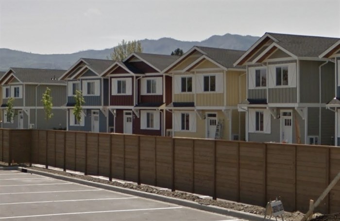 The strata at Boucherie Beach Cottages in West Kelowna on Okanagan Lake has been ordered to let the public use their waterfront boardwalk.