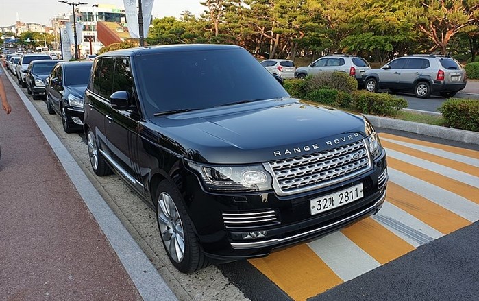 FILE PHOTO: The vehicle in question was similar to this 2020 Land Rover Range Rover.