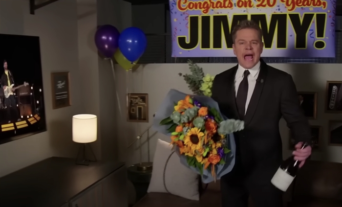 TRENDING NOW: Matt Damon Loses It On Jimmy Kimmel's 20th Anniversary ...