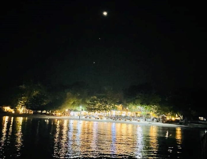 Moon, Jupiter and Venus over Thailand. 