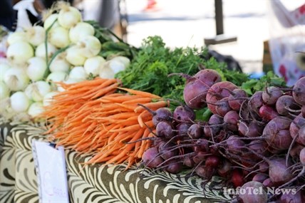 Fresh root vegetables are plentiful at the farmers' market today.