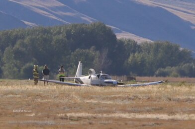 A small single engine plane crashed at the Kamloops Airport Saturday afternoon.